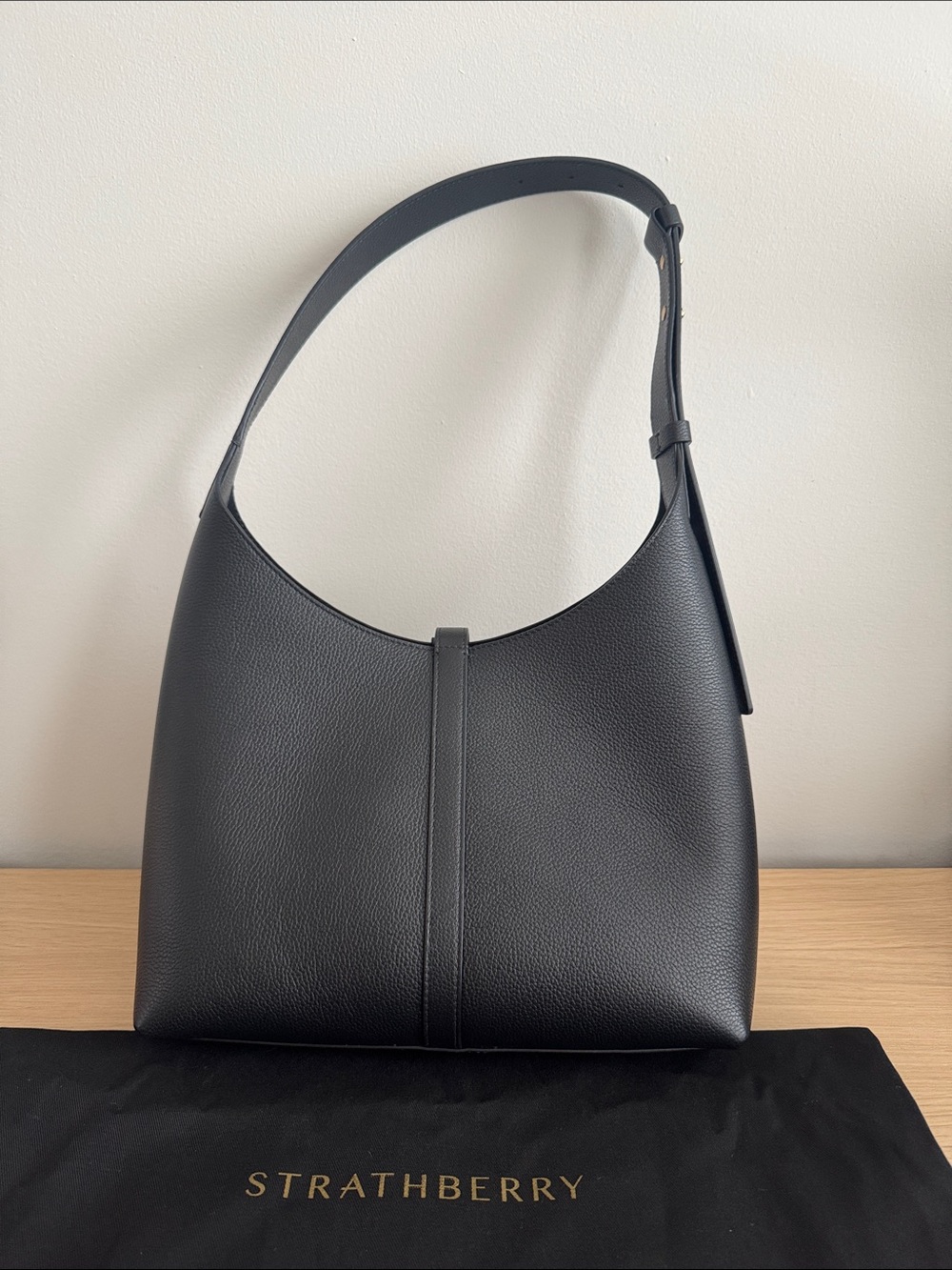 Strathberry Kite Hobo black with gold hardware - Picture 3 of 13